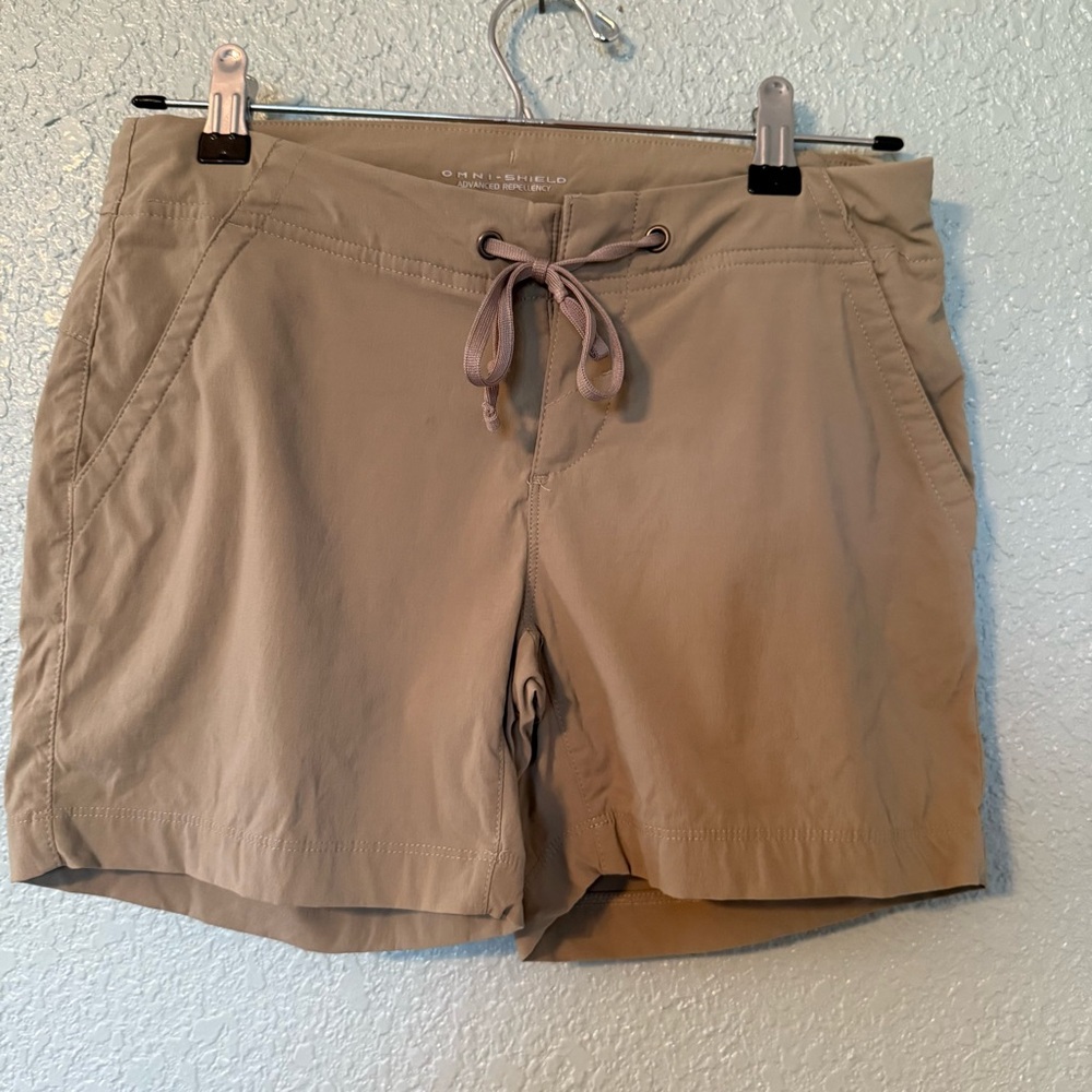 Columbia Shorts Women 4 Brown Chino Omni-Shield Nylon Blend Hike Camp